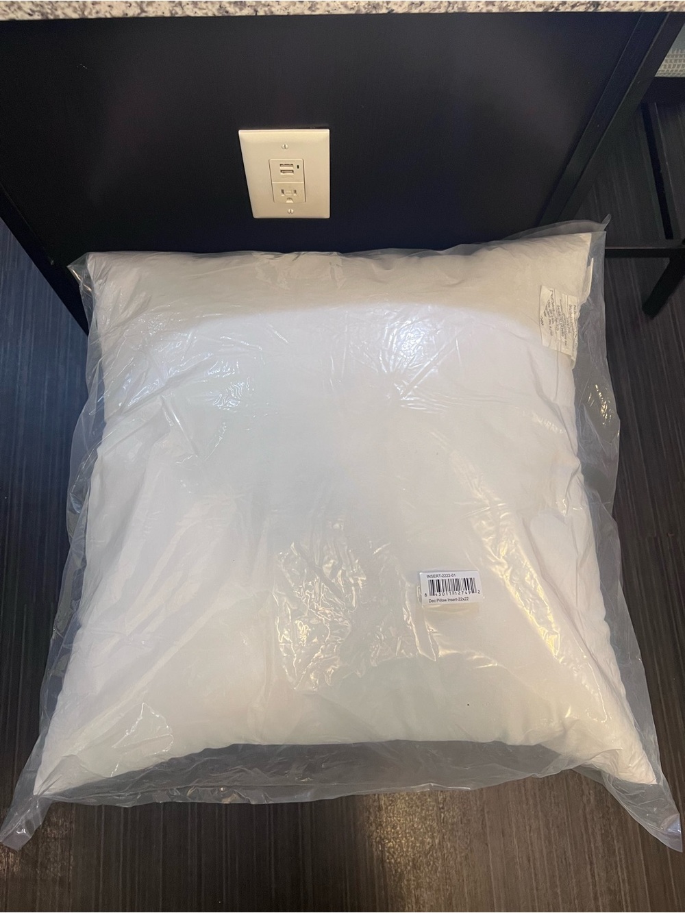 Serena & Lily Outdoor Pillow Insert 22x22 – New